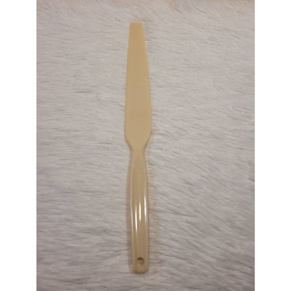 Vintage Foley 12 " Cream Serrated Bread/Cake Plastic Knife